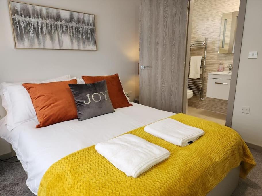 Horizon House, Modern 2-Bedroom Flat 2, Parking, Netflix, Oxford Dış mekan fotoğraf